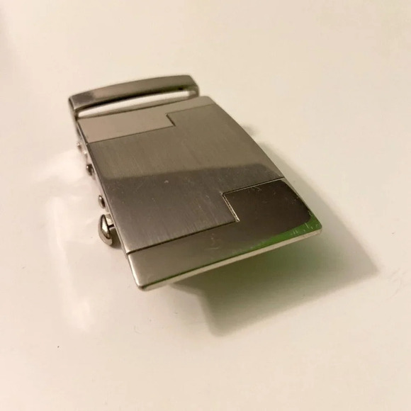 Metal Belt Buckle Silver Jigsaw Pattern 2.25 in x 1.5  in - Picture 5 of 11